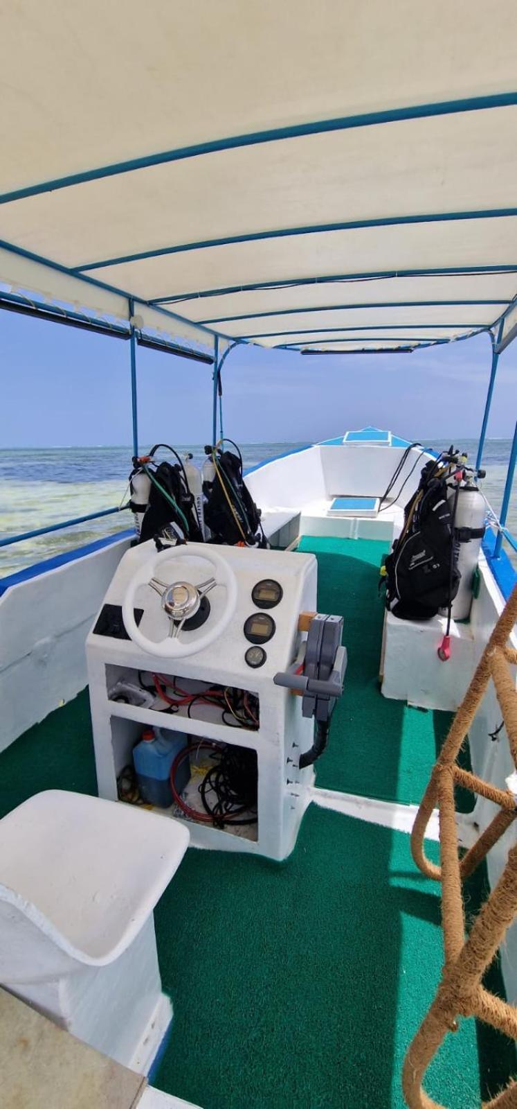 Tsunami Village Bwejuu Buitenkant foto